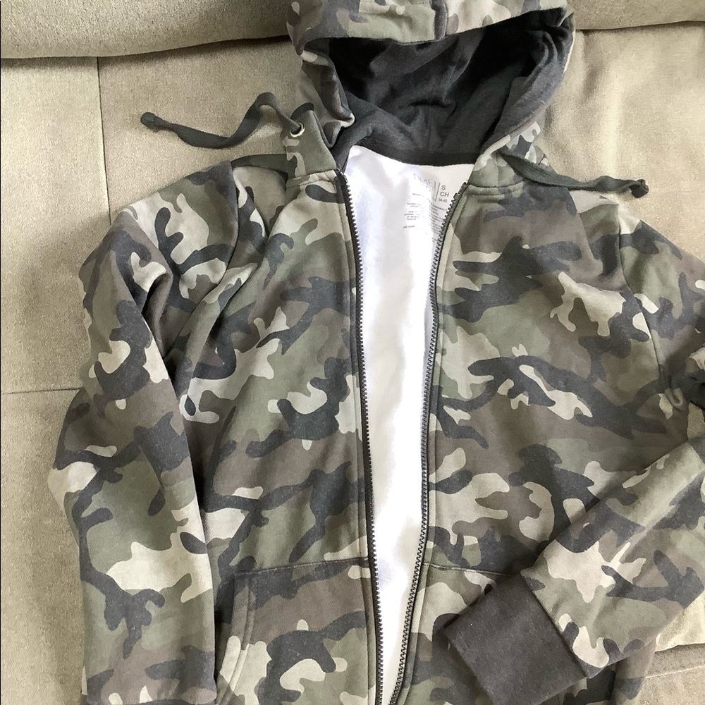 Camo sweatshirt